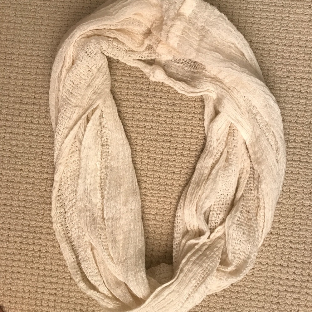 Off-white Circle Scarf